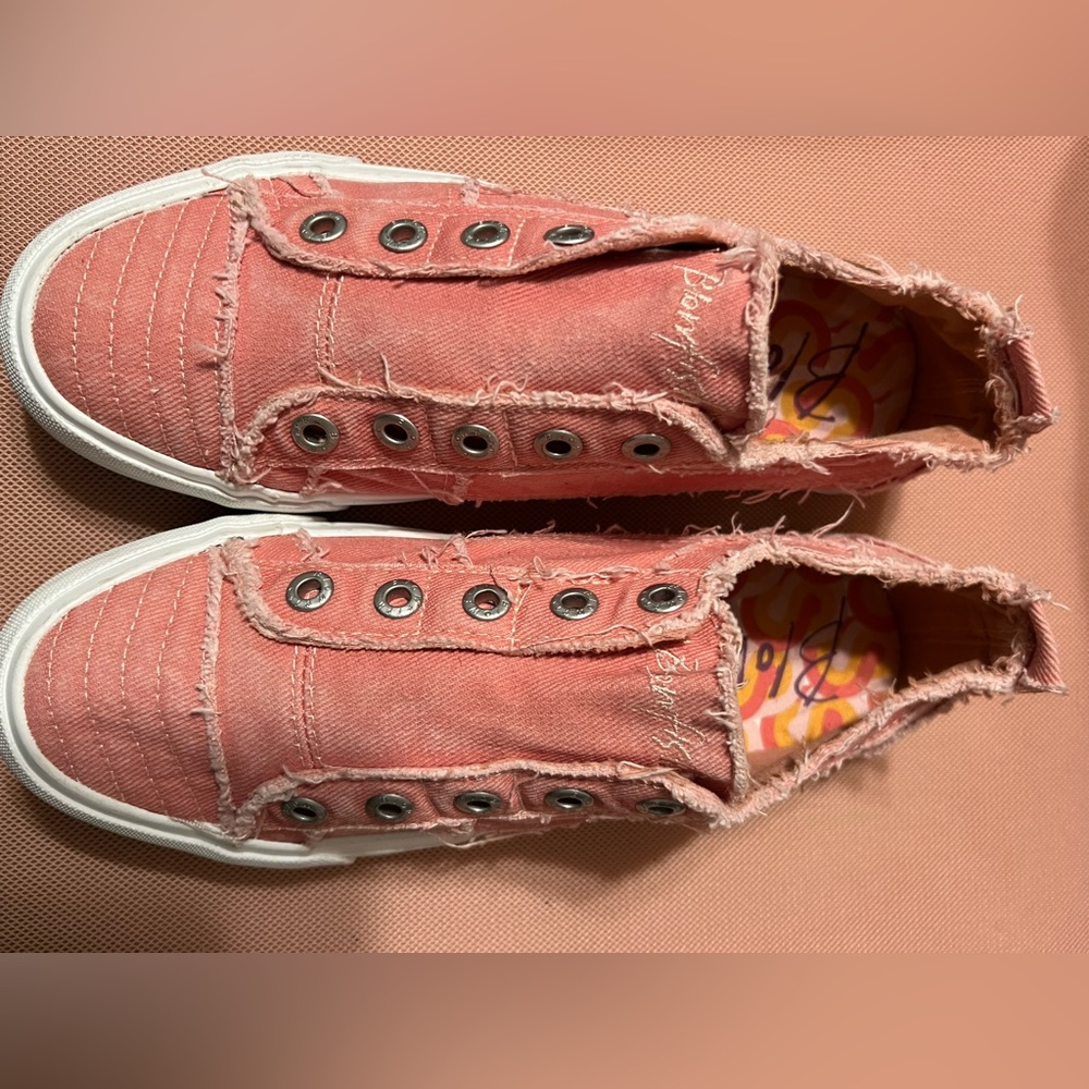 Blowfish Sneakers Womens Size 10 NWOT Coral Slip On Canvas Frayed Edge Comfort - Picture 2 of 7